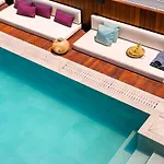 Chris Le Mare Gold Luxury Villa