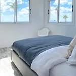 Phaedrus Living: Seaview Luxury Flat Athina Grenada