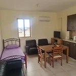 Top Floor 1 Bdrm Aprtrmnt