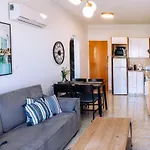 Phaedrus Living: Harmony Sea View