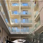 Central Large Apt Next To The Beach