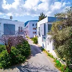 Beautiful Two-Bedroom Apartment Near The Sea Sel 6-5