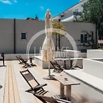 Lovely 2 Bedroom Family Apartment W/ Pool