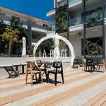 Cozy 2 Bedroom Family Apartment W/ Pool