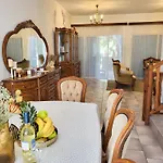 Lovely 4Bedroom Townhouse