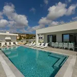 Villa Adaris Coral Bay