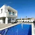 Protaras Lux Villa, Swimming Pool, Bbq Grill, Near Beach