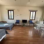 Extremely Comfy Apt With Spacious Private Terrace 10Min Walk To The Beach & In Town