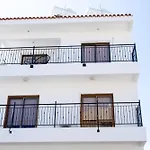 Spacious 2 Bedroom Appartment Near Mall -Internet 1Gbps