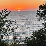 Shambala Beach House-Where Mountains Meet The Sea