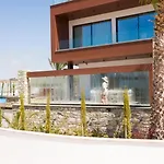 Vivo Mare Beachfront Villas- Blue Diamond