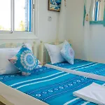 Greek Island Style 2 Bedroom Villa With Pool Next To The Sea