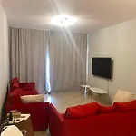 Newly Renovated- Regina Gardens 1, Venus Beach 500 M, Sea&Sunsets View, License Ooo7141