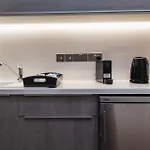 16 Executive Suites