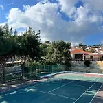 Zeus Holiday Home