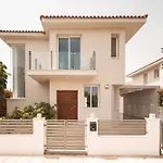 Saturn Villa