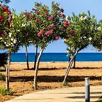 Glorious Sea-View, 1 Bedroom Holiday Home