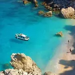 Blue Pearl, Seaside Aprtm With Pool At Latchi Marina