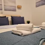 Blue Pearl, Seaside Aprtm With Pool At Latchi Marina