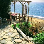 Shambala Beach House-Where Mountains Meet The Sea