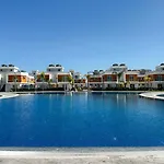 A 1 Bedroom In Royal Sun Elite, In Long Beach