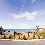 Dreamview Suite Beachfront Getaway