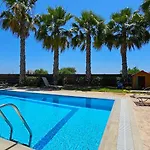 Sunnyside Pool Villa