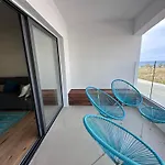 Lighthouse Apartment By The Sea