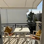 2 Bedroom Flat By The Sea