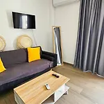 Unique Cozy Studio, 150M From Chabad Lubavitch