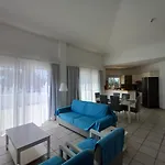 Paradise Gardens - Superb Large 3 Bed 2 Bath Apt