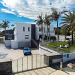 Rent Private Villa 011