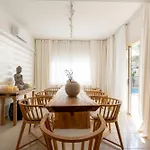 Stylish & Picturesque Oasis Anthorina 2