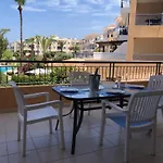 Kings Palace - Stylish 2 Bed Apartment With Sea Views