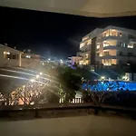 1St Floor 1St Class Pool View Apt.