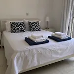 Regina Gardens - Modern 2 Bed Maisonette