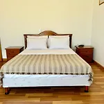 Mountain View 6 Bed Mansion