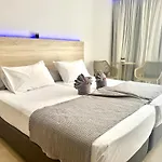 Sun Plaza Suites - Adults Only
