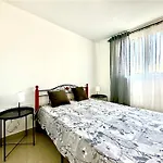 Crystal Bay View Apartment