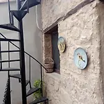 The Little Stone House - Kuecuek Tas Ev