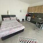 Royal Life Residance Studio Apartment Grandsapphire Yakininda