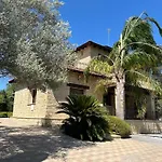 Valencia Grove Villa