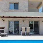 Brand New 4 Bedroom Villa In Palodeia