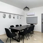 Ollies 3 Bedroom Apartment