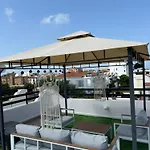 Elite Escapes Roof Terrace Apartment - Kato Paphos