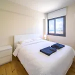 Lighthouse Apartment By The Sea