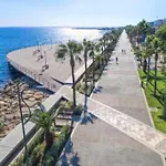 Luxury One Bedroom - Seafront