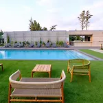 Sunset Gardens V Apartments