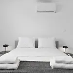 Amalia Court III Apartments