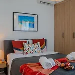 Beautiful One Bedroom Apartment, 186 Meters To Beach, Central Location Next To Cafes & Bars